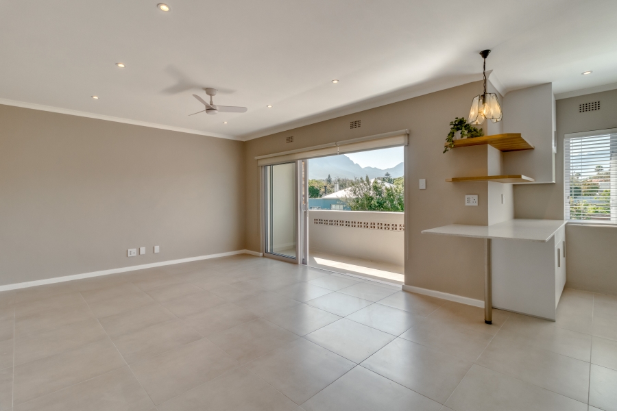 To Let 2 Bedroom Property for Rent in Lionviham Western Cape